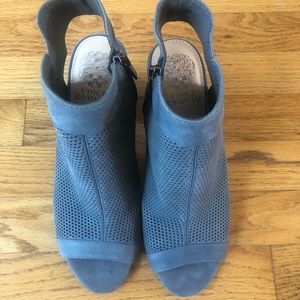 Vince Camuto-LIKE NEW